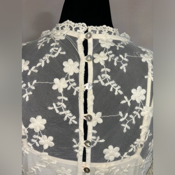 Cream lace dress with floral embroidery & long sleeves S - Picture 5 of 9